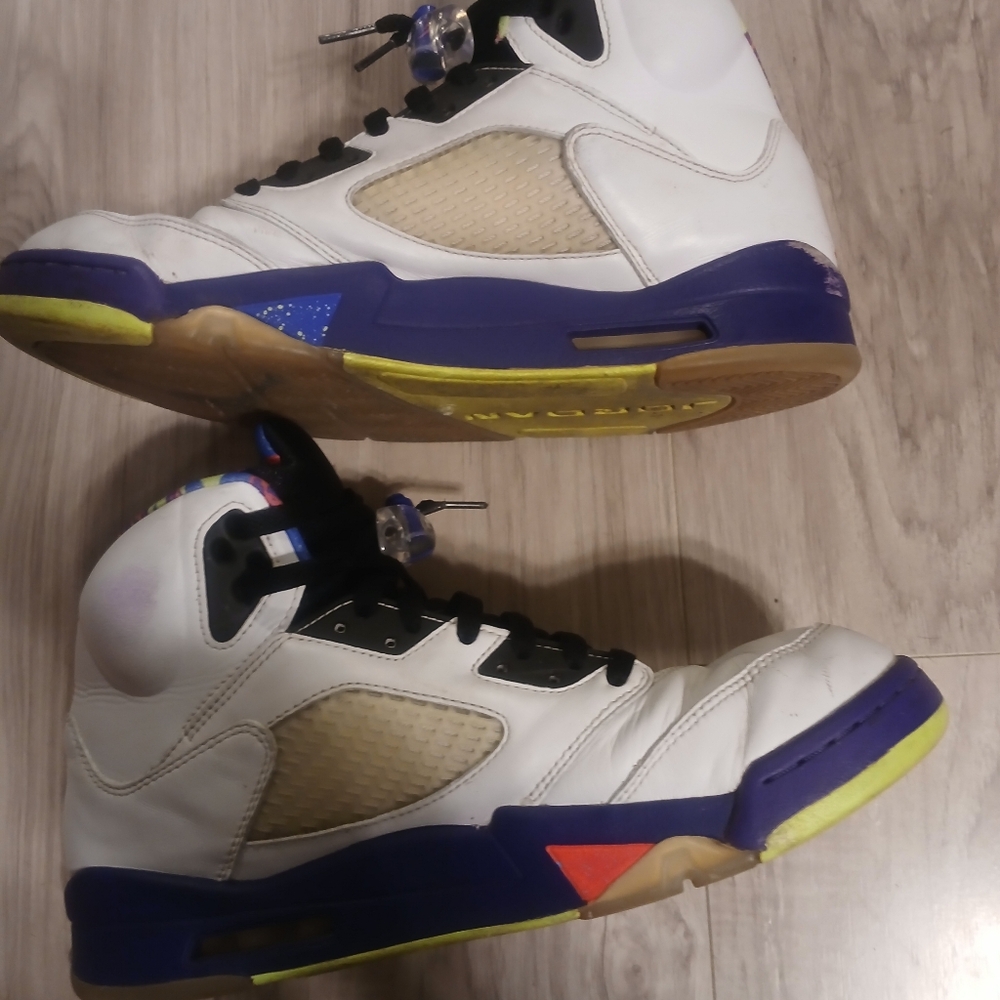 JORDANS size 10.5